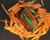 Foto del paso 2 de la receta: Fideos Spaguettis de Arroz Salteados con Vegetales al estilo Chino sin Tacc 麪/麵 面