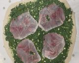 Foto del passaggio 5 della ricetta Pizza ricotta e spinaci