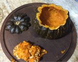 Foto del paso 7 de la receta: Zapallo cabutia relleno con arroz, pollo, muzzarella y cebolla