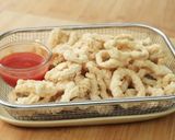 Foto langkah ke 7 dari resep Cumi Goreng Tepung Tapioka Devina Hermawan.