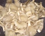 Hình bước làm 1 của món Nem chạo chay (nấm bào ngư)