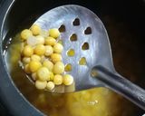 A picture of step 1 of Chana chatpati.