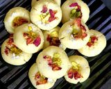 मिल्क पेड़ा (Milk peda recipe in hindi) रेसिपी चरण 7 फोटो