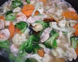 Foto langkah ke 5 dari resep Sapo Tofu Ayam Udang.
