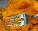 Foto del paso 1 de la receta: Mini bizcochitos de calabaza 🎃 con harina de arroz 🍚