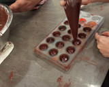 Foto del paso 11 de la receta: Bombones de chocolate con relleno de Chapulín 🦗