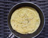 Foto langkah ke 3 dari resep 296. Omelet Keju.