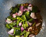 A picture of step 8 of Veg Chilli Momos.