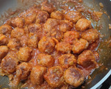 Foto del paso 3 de la receta: Macarrones con pelotillas en salsa de aprovechamiento