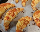 Sajtos-vajas kifli recept fázis 5 fotója
