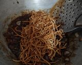 A picture of step 4 of Chinese Bhel.