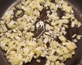 A picture of step 1 of Chicken mini pie.