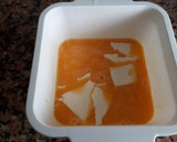 Foto del paso 3 de la receta: Tortilla de ajetes con queso