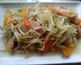 Foto langkah ke 4 dari resep Tumis Tauge Wortel Sosis.