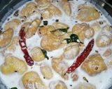 A picture of step 3 of Dahi phulki.