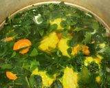 Foto langkah ke 3 dari resep Sayur bening daun kelor.