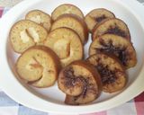 Foto langkah ke 3 dari resep Martabak manis gulung.