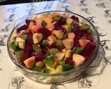 Une image de l'étape 9 de Salade de fruits au jus de prunes (pommes, banane, pitaya rouge et kiwis).