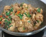 Foto langkah ke 3 dari resep Ayam seledri kecap.