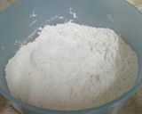A picture of step 2 of Spicy garlic swirls bread.