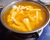 Hình bước làm 1 của món Chân gà kho trứng cút