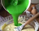 Foto langkah ke 5 dari resep Pandan Butter Cake.