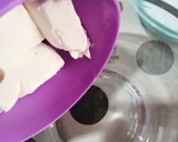 Foto del paso 5 de la receta: Tarta de queso con compota de fresa (receta fría)