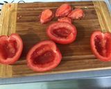 Une image de l'étape 2 de Tomates farcies au crabe, mayonnaise et aneth.