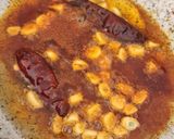 A picture of step 5 of Double tadka lahsuni Palak khichdi.