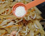 Foto langkah ke 4 dari resep 153. Simple Kwetiauw Goreng.