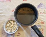 A picture of step 2 of Cannellini Bean and Mussel Soup.