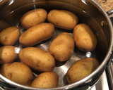 Foto del paso 1 de la receta: Papas en salsa de yoghurt (Pellkartoffeln o papas a la alemana)