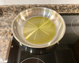 Foto del paso 3 de la receta: Pizza rústica de jamón serrano, patatas y calabacín