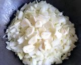 Foto del paso 2 de la receta: Sofrito de tomate y cebolla. Un clásico