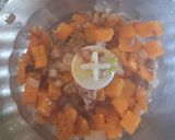 Foto del passaggio 2 della ricetta Gnocchi con Zucca, Guanciale e Formaggio Erborinato