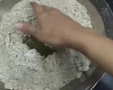 A picture of step 4 of Winter special dish hara lehsan.