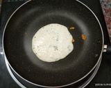 A picture of step 4 of Instant Oats Uttapam.