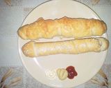 Kelt tésztába tekert sajtos, szezámos virsli recept fázis 5 fotója
