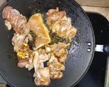 Foto langkah ke 2 dari resep BBQ Chicken steak with mushroom sauce.