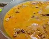 Foto del paso 5 de la receta: Paella de calamar con alcachofas, ajos tiernos y trigueros 🦑 🥘
