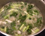A picture of step 4 of Kale and Spring Onion Soup.