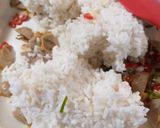 Foto langkah ke 4 dari resep Nasi Goreng Daun Jeruk.