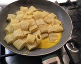 Foto del passaggio 7 della ricetta Mezzi paccheri ondulati con sardine