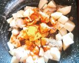 A picture of step 4 of Aloo palak.