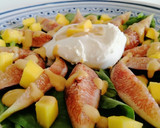 Foto del paso 7 de la receta: Ensalada de brevas y espinacas con vinagreta de mango
