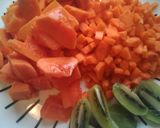 Foto del paso 1 de la receta: Zumo de papaya con zanahoria y kiwi