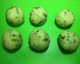 A picture of step 3 of Vada Pav.