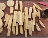 Foto del passaggio 7 della ricetta Bastoncini di polenta fritta
