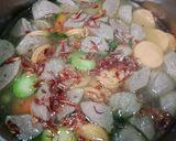 Foto langkah ke 5 dari resep Sup Sayuran Bakso Sosis.