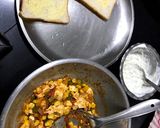 A picture of step 2 of Peri peri paneer toast sandwich.